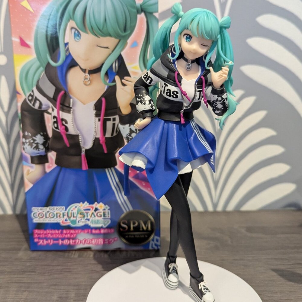 Hatsune Miku Super Premium Figure - Project Sekai Colorful Stage Street Wear